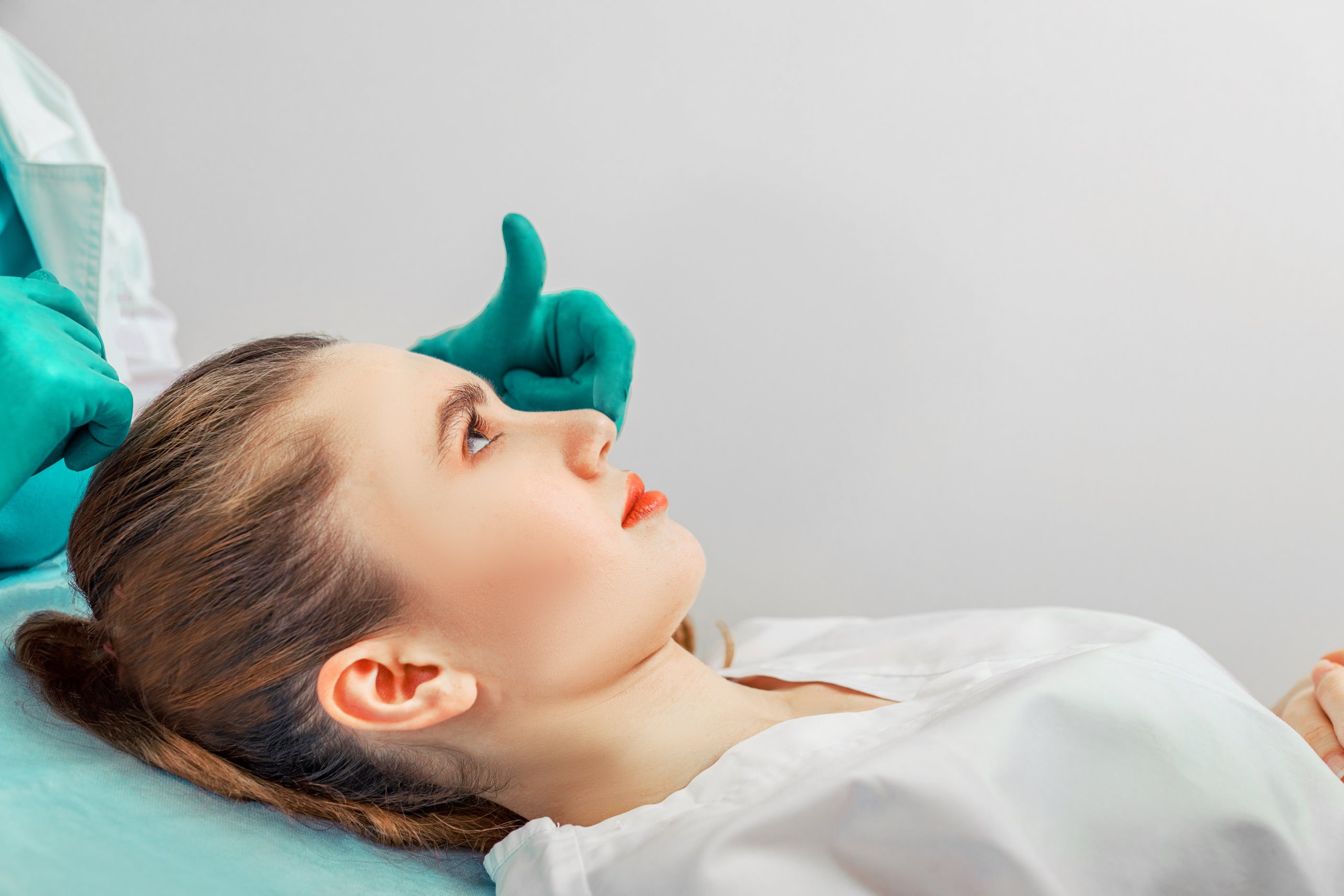 Todo lo que debes saber antes de realizarte una rinoplastia